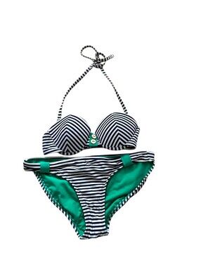 🦋3/$15💰2 Piece Swimsuit by Xhilaration 💥Final Price💥